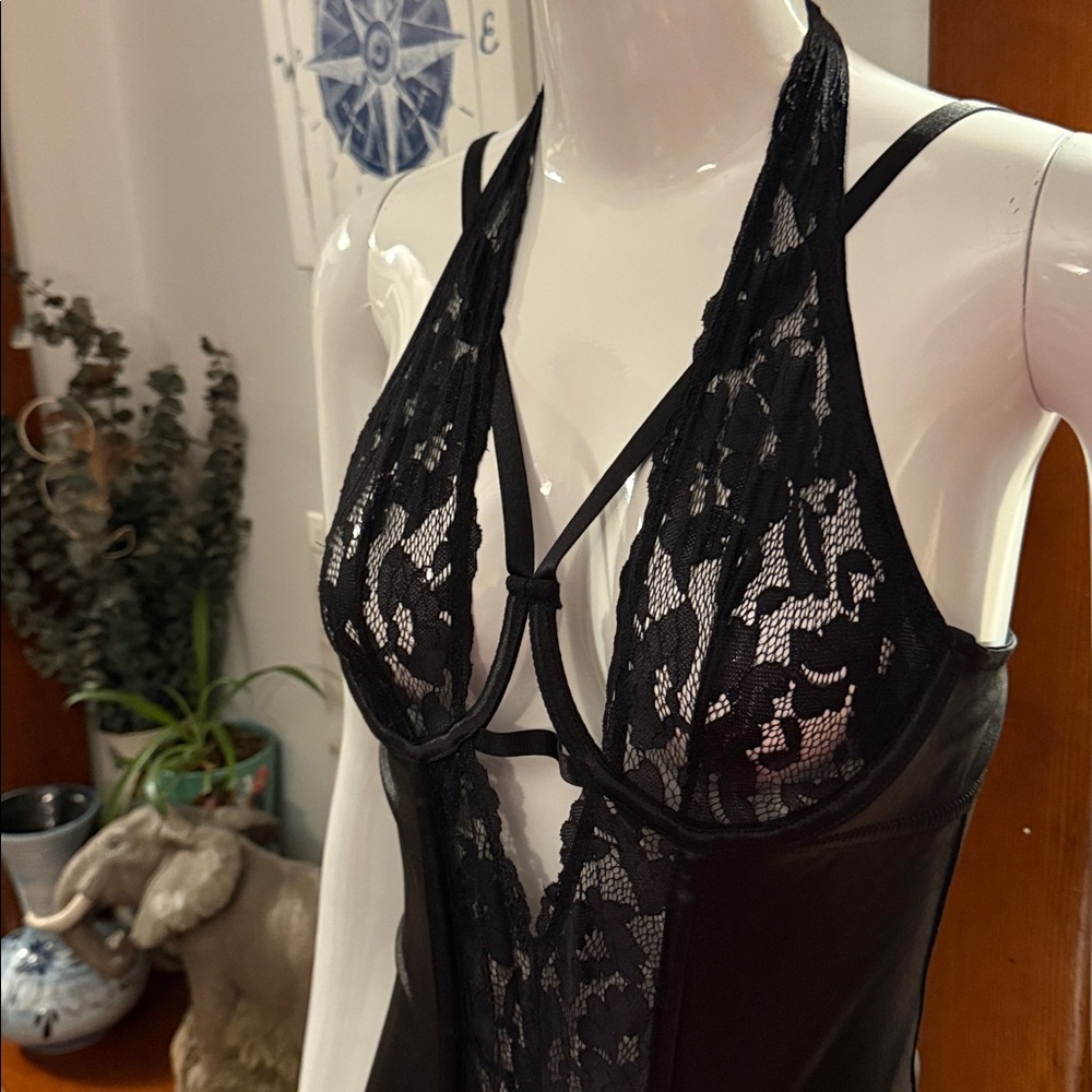 love Honey one size Black Lace Halter Lingerie Top with garter belt attachments